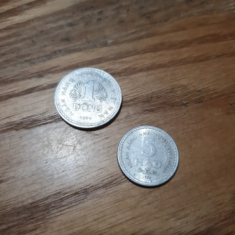Tiền xu 1976 - 1 đồng và 5 hào 933098