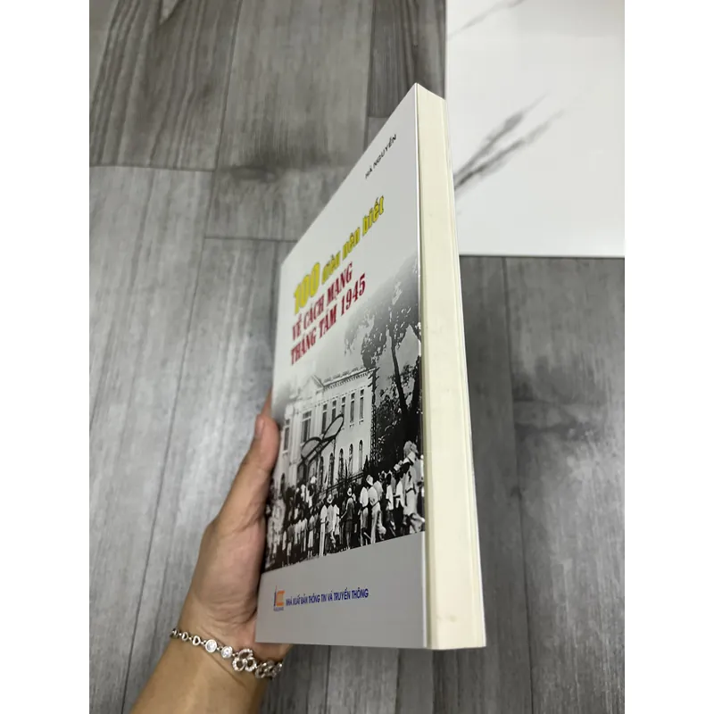 100 điều nên biết về cách mạng tháng tám 1945. 6a5 737282