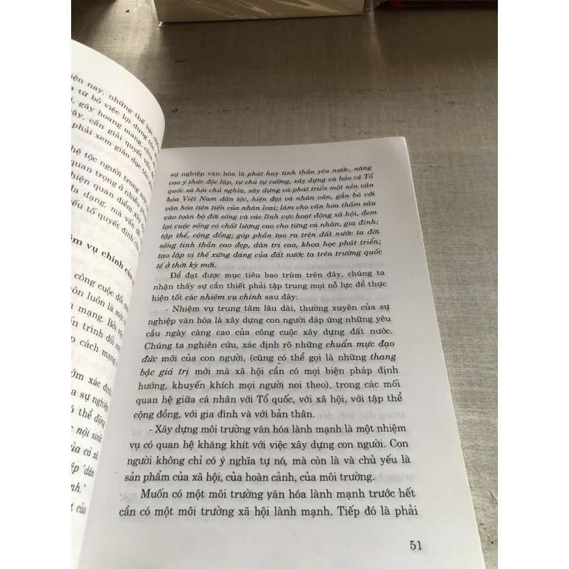 Nghiên cứu văn hoá và con người Việt Nam hiện nay 782091