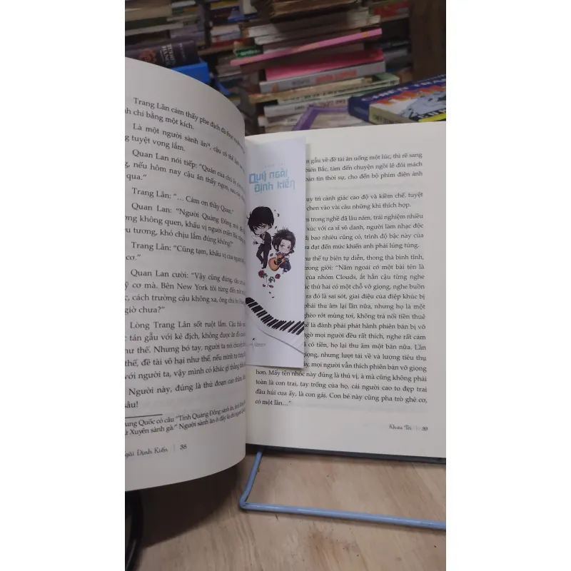 Sách: Quý ngài định kiến - TG: Khưu Trì (NT) 1025716