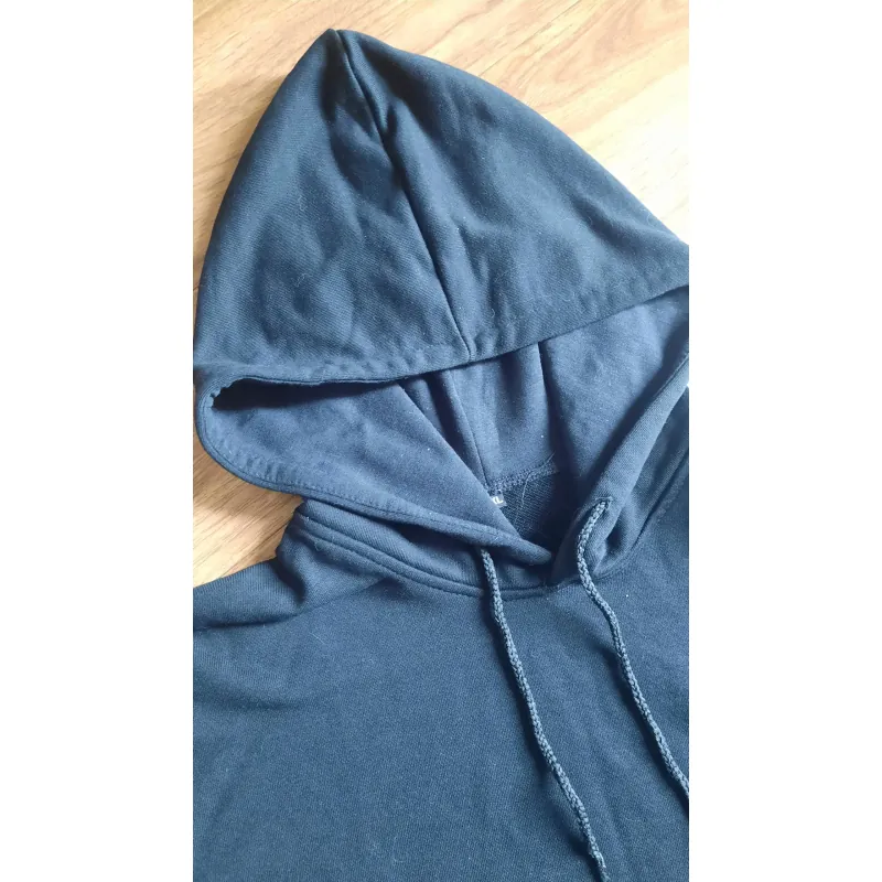 Áo hoodie đen chui đầu 596428