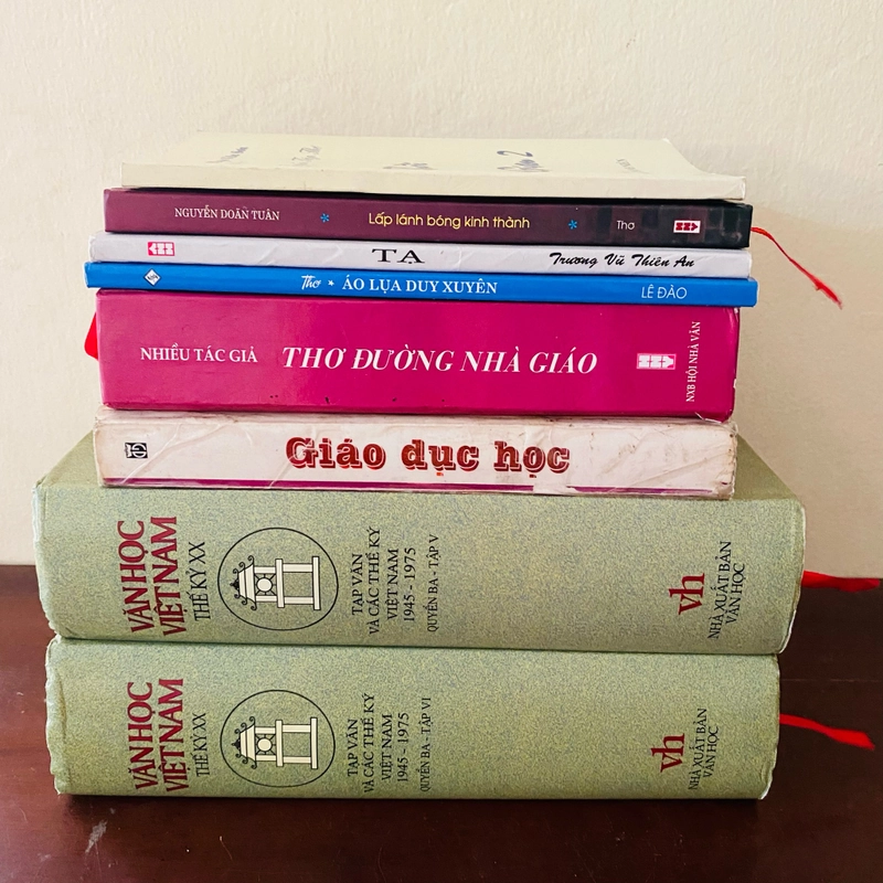 Combo sale 8 cuốn văn học, thơ Việt Nam  523144