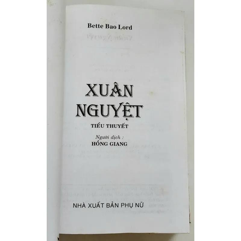 Tiểu thuyết XUÂN NGUYỆT (Spring Moon), tác giả Bette Bao Lord 703877
