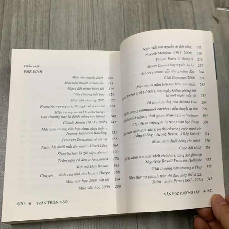 Văn học phương tây lý luận phê bình và dịch thuật - trần thiện đạo. 10b1 1026359