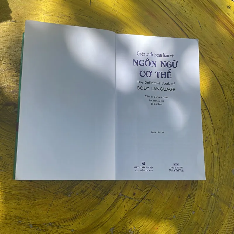 CUỐN SÁCH HOÀN HẢO VỀ NGÔN NGỮ CƠ THỂ 695251