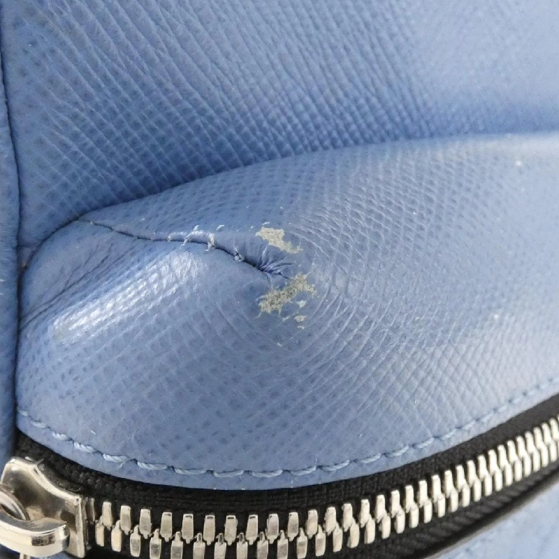 Túi đeo chéo ngoài trời Louis Vuitton Taiga Lama M30749 - Hàng hiệu Chính hãng 768871