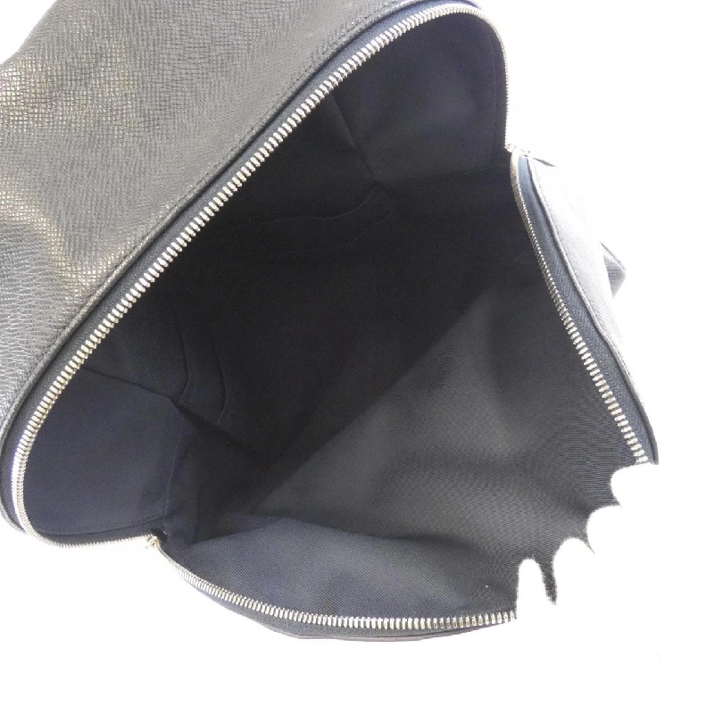 Ba lô Louis Vuitton Taiga Discovery M33451 609545