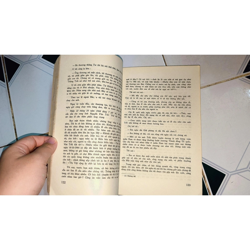 TRUYỆN KÝ CÁCH MẠNG VIỆT NAM (NXB GDGP 1974) 470346