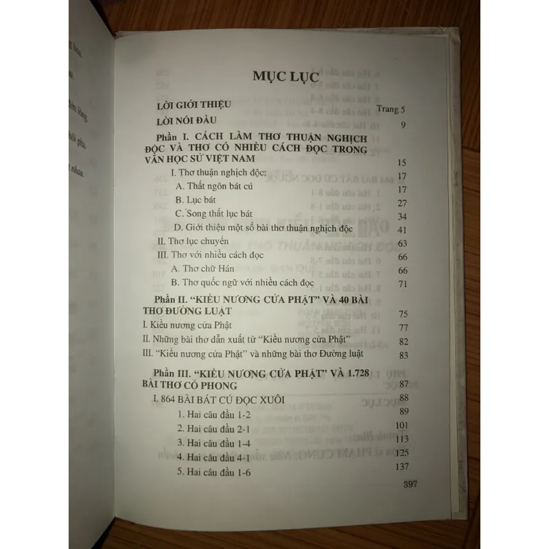 Bìa thơ Vịnh Kiều độc đáo - Và cách làm thơ thuận nghịch độc 603858