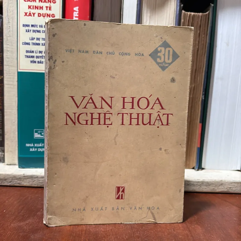II Sách Xưa: Văn Hoá Nghệ Thuật - Việt Nam Dân Chủ Cộng Hoà 30 Năm - 1975 751392