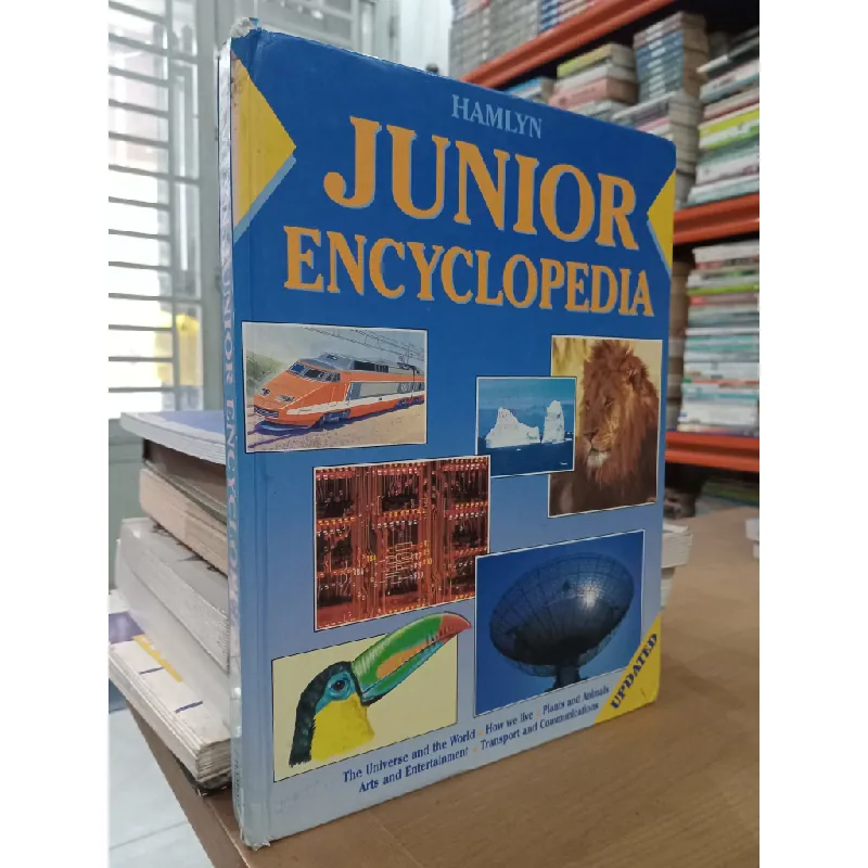 Hamlyn junior encyclopedia 584592