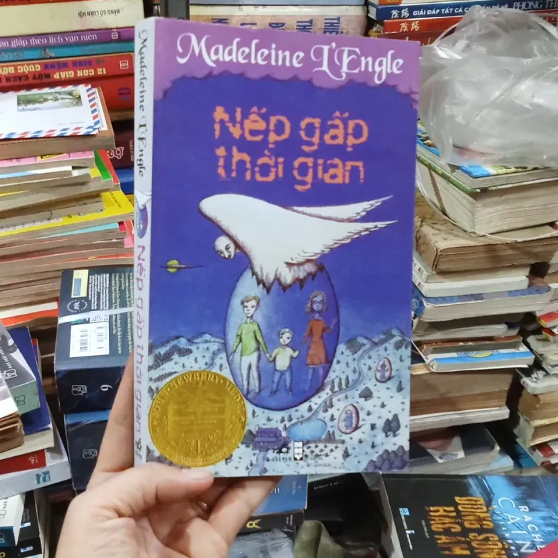 Nếp gấp thời gian - Madeleine L' Engle  796243