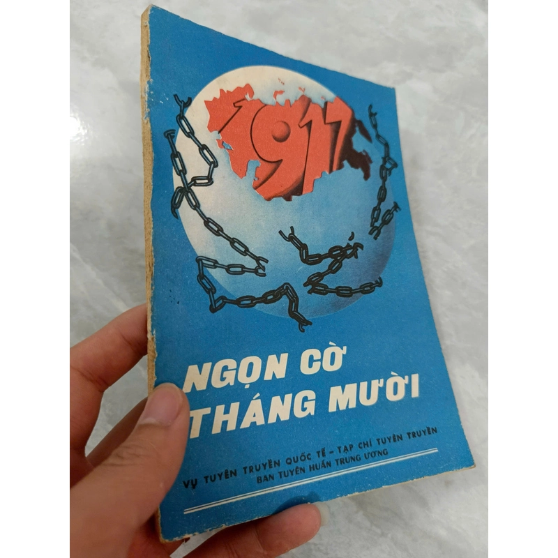 Ngọn cờ tháng Mười 540069