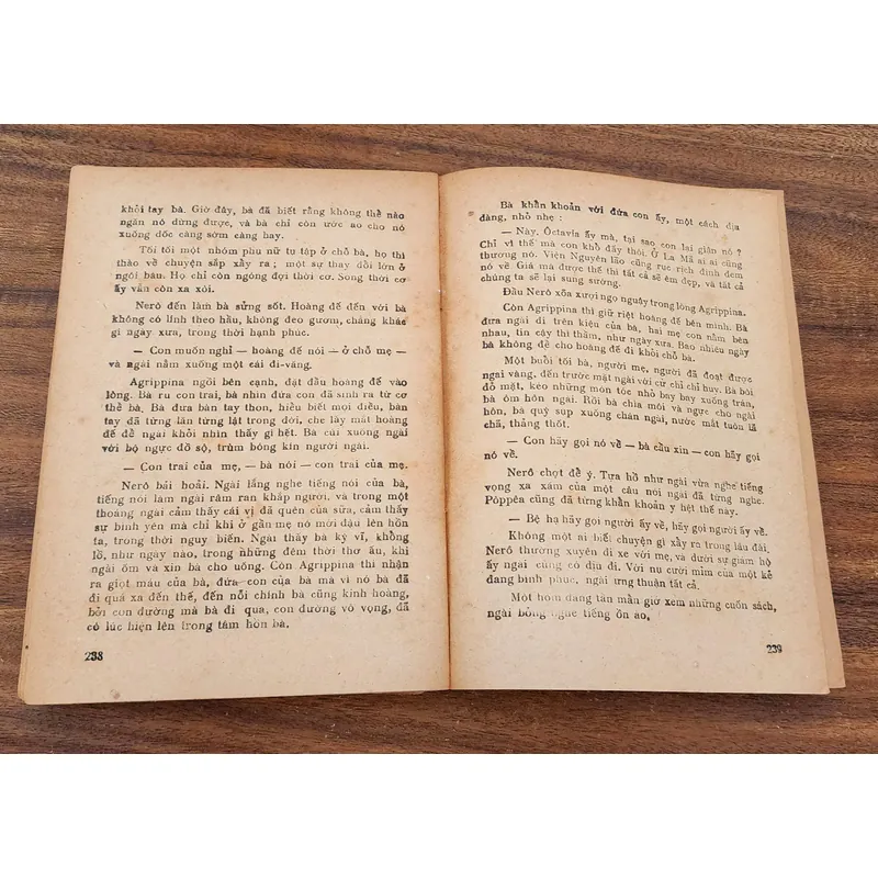 NERO NHÀ THƠ BẠO CHÚA 735475