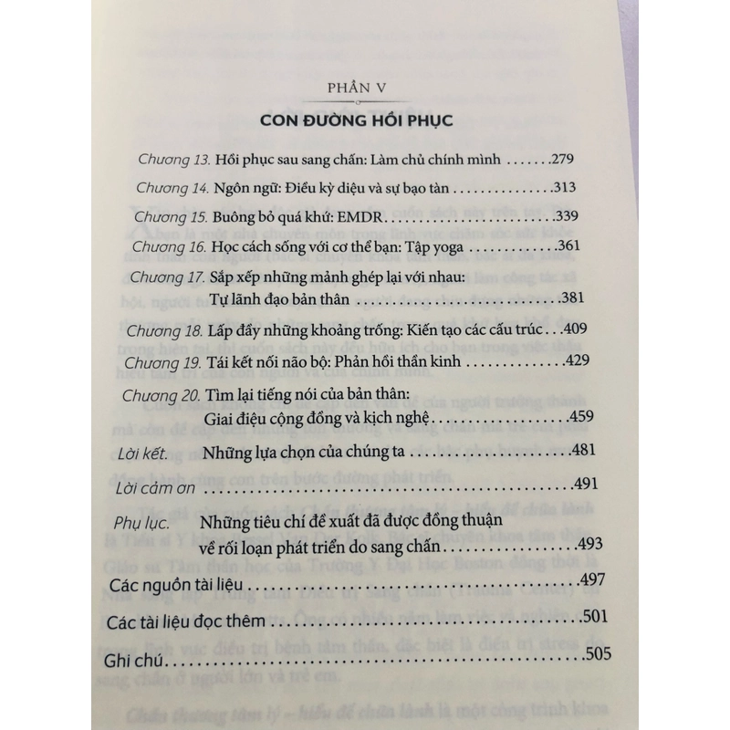  SANG CHẤN TÂM LÝ – HIỂU ĐỂ CHỮA LÀNH Tác giả: Bessel Van Der Kolk  482844