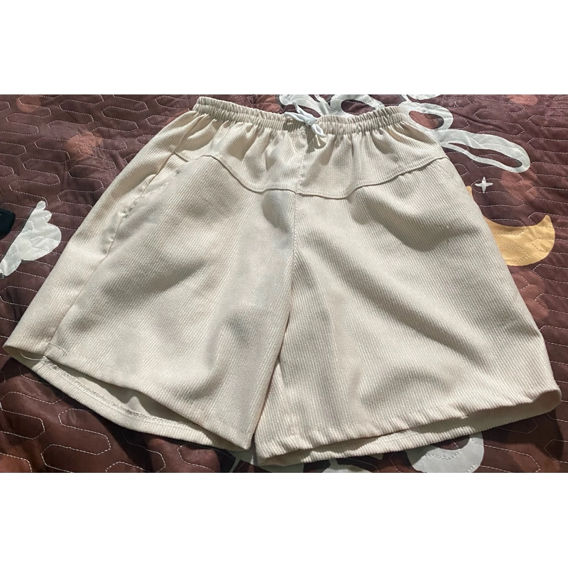 Quần màu kem 463636