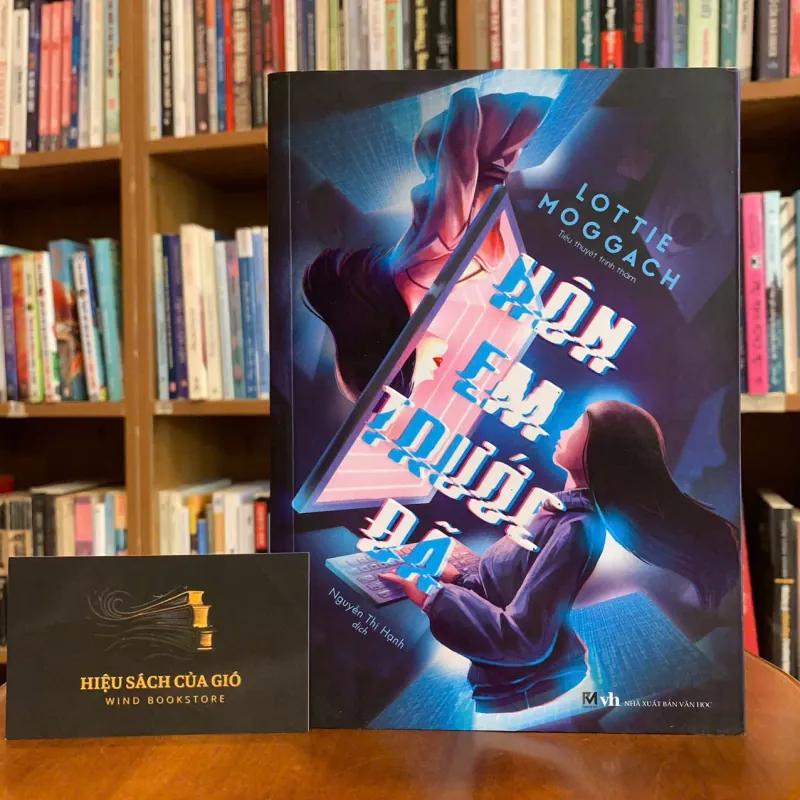 Hôn em trước đã - Lottie Moggach 731738