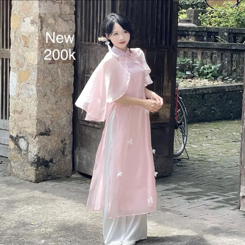 Set áo dài cố yếm tơ óng đính bướm kèm áo khoác choàng và quần lụa 994471