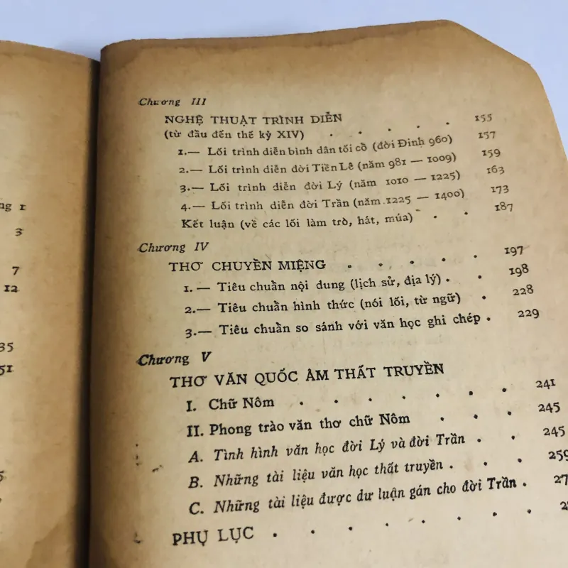 VĂN HỌC VIỆT NAM – ĐỐI KHÁNG TRUNG HOA (Từ đầu đến 1428) 795862