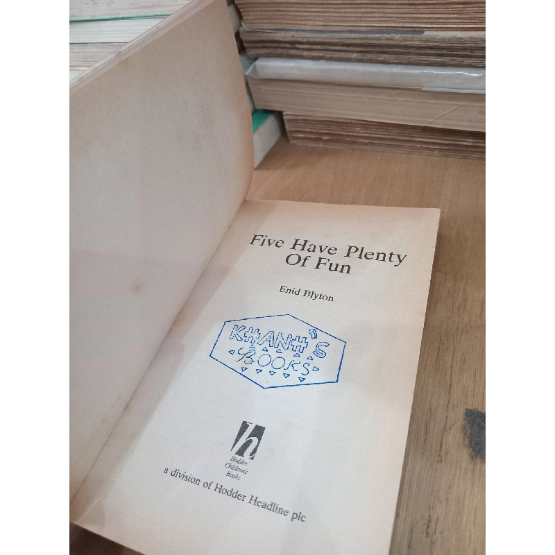 Famous five: Five have plenty of fun - Enid Blyton 998357