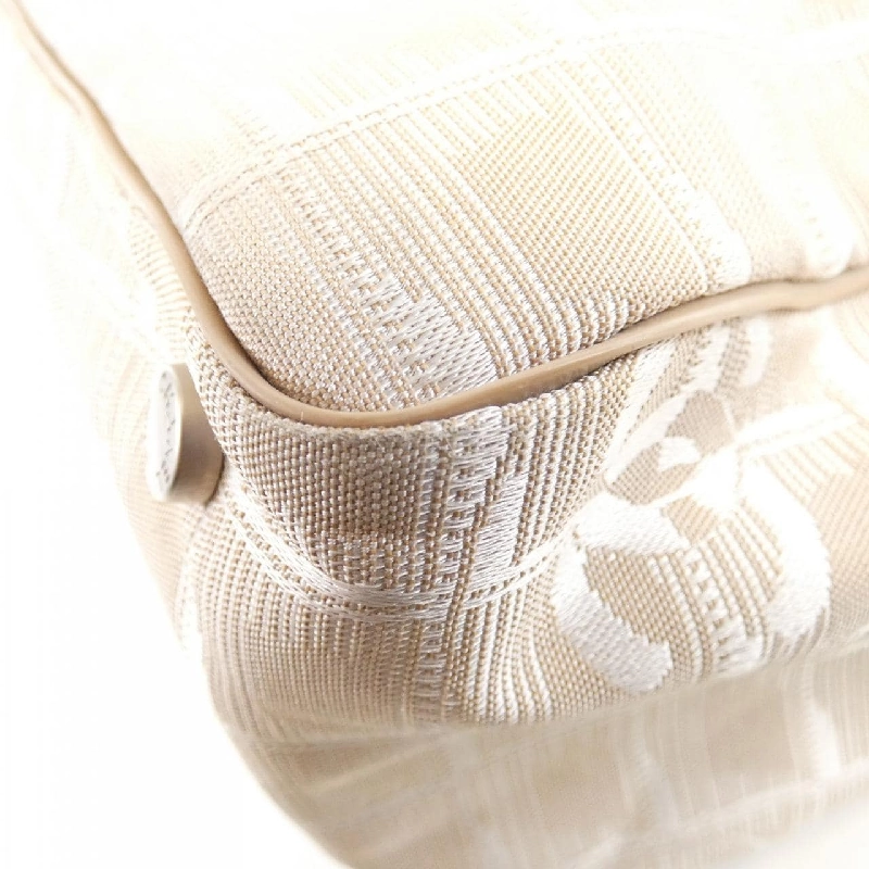 Túi xách Chanel Travel Line 15991 616049