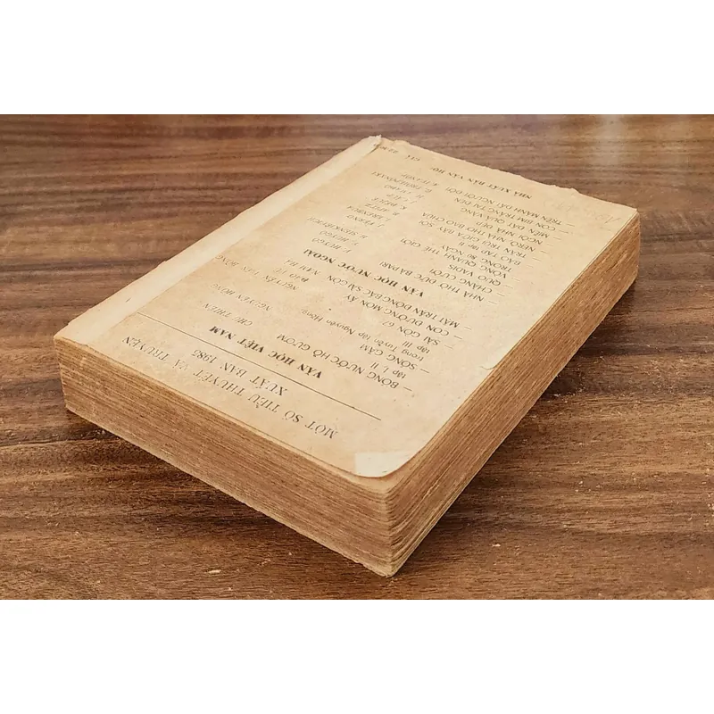 Tiểu thuyết lịch sử Hungary: NERÔ NHÀ THƠ BẠO CHÚA (1985) 723302