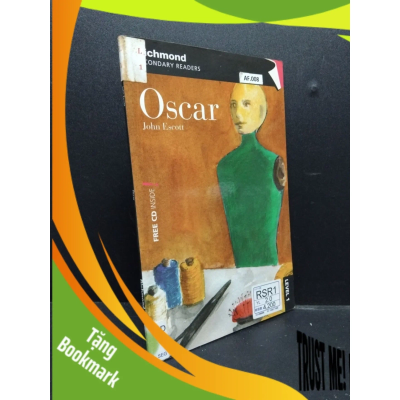 (TẶNG BOOKMARK) Oscar (kèm CD) mới 80% ố bẩn nhẹ RBK2207 John Escott NGOẠI VĂN 950325