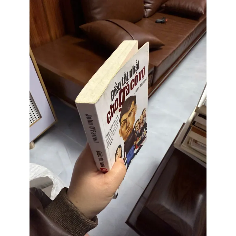 “Điều Tốt Nhất Cho Gã Có Vợ” (John O’Farrell) 975557