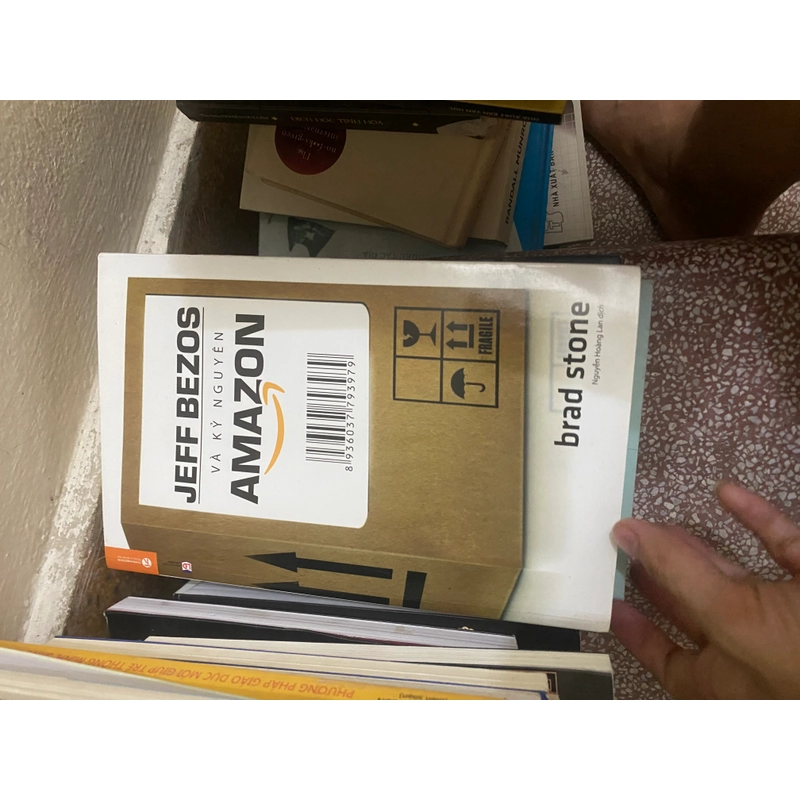 Sách jeff bezos và kỷ nguyên amazon 307992