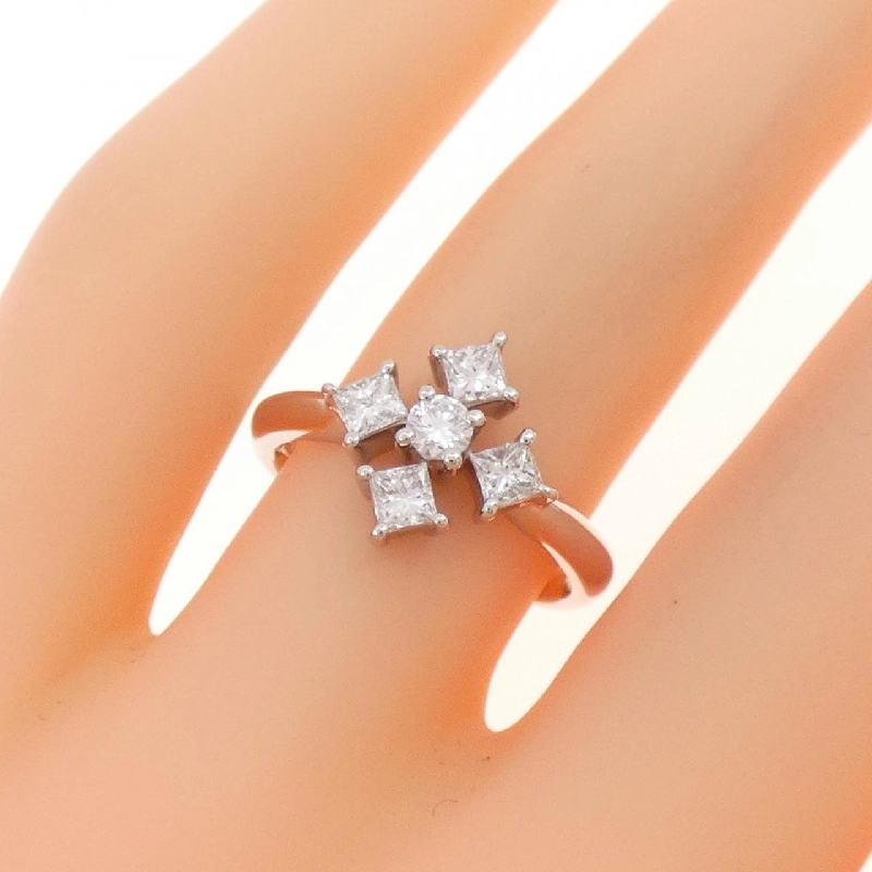 Nhẫn kim cương PT900 0.519CT 669912