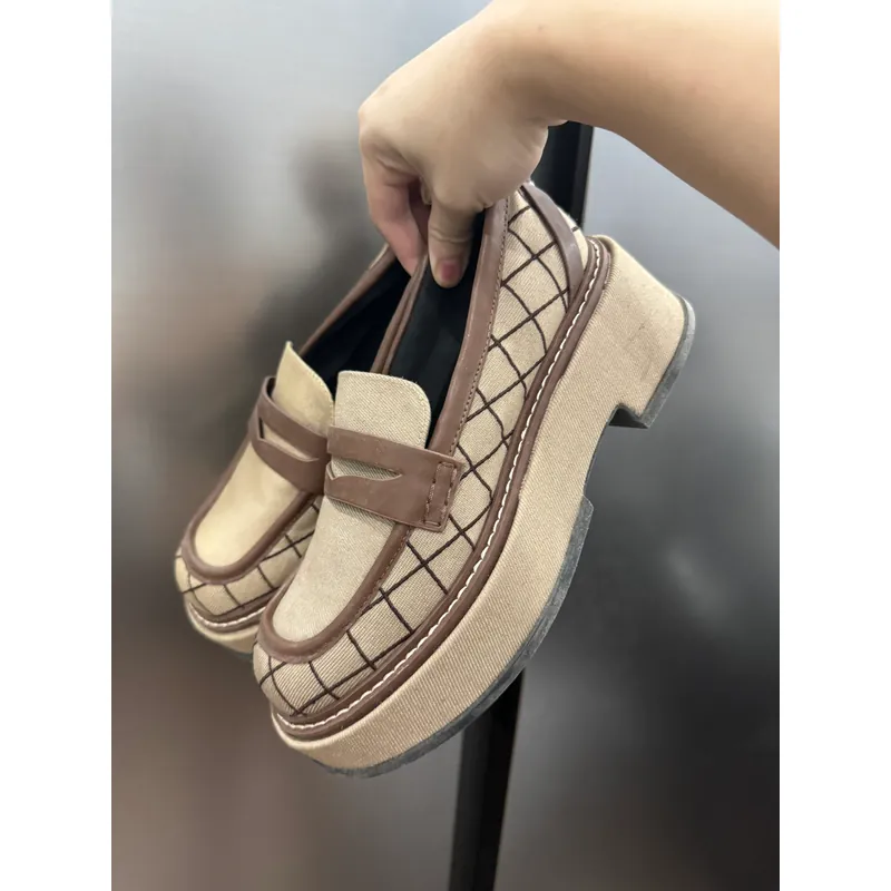 Thanh lý giày cnk auth 97% ạ 719479