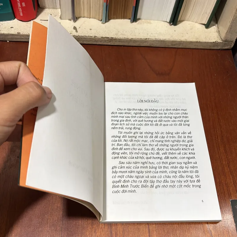 [Chữ Ký Tác Giả] - II Thơ: Bình Minh Trước Biển - Trần Việt Tuấn - 2006 722497