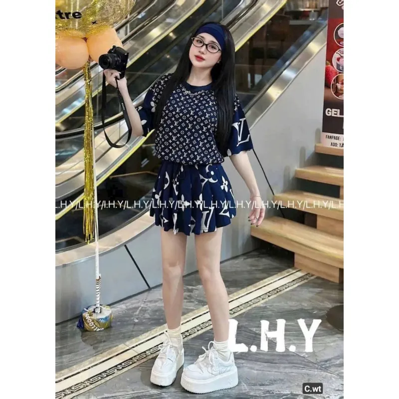 Set váy áo thun QCCC size S M còn nguyên tag 1023491