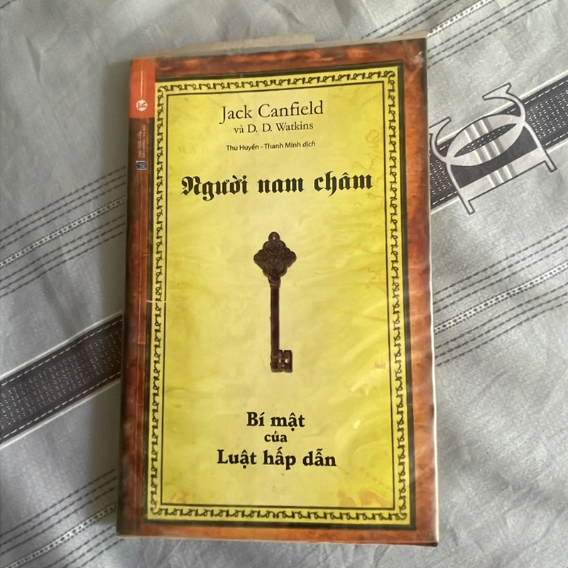 Sách “Người nam châm” 378515