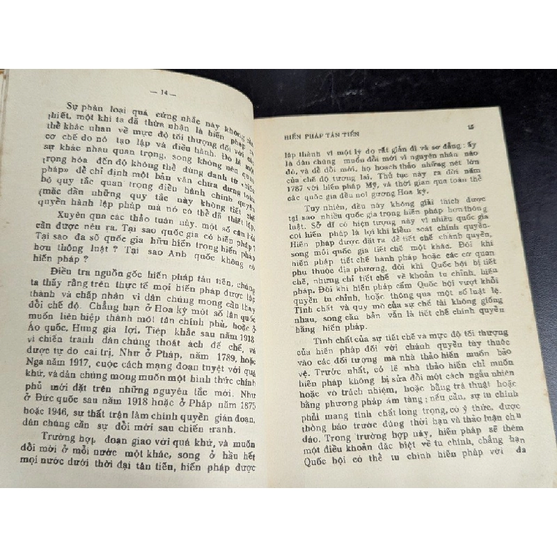 Hiến pháp tân tiến - K.C.Wheace ( bản dịch Nguyễn Quang ) 478035