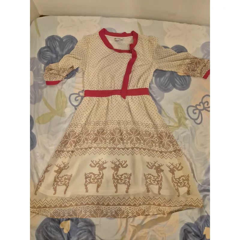 Váy nữ Aino Sofia size S màu trắng đỏ họa tiết tuần lộc 931091