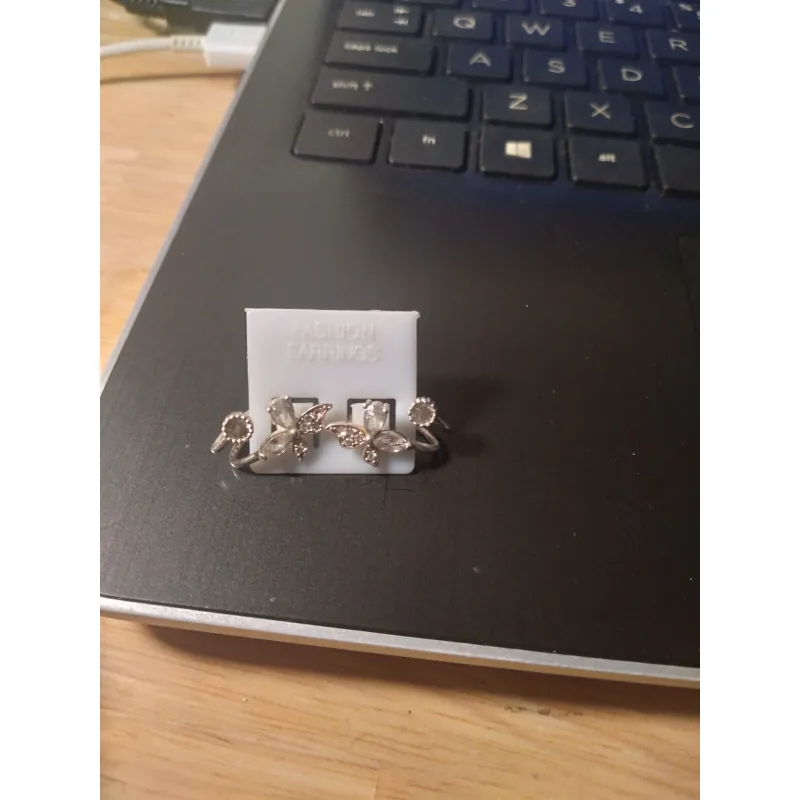 Bông tai nữ bạc 925 đính đá 2 chi tiết mềm mại 563918