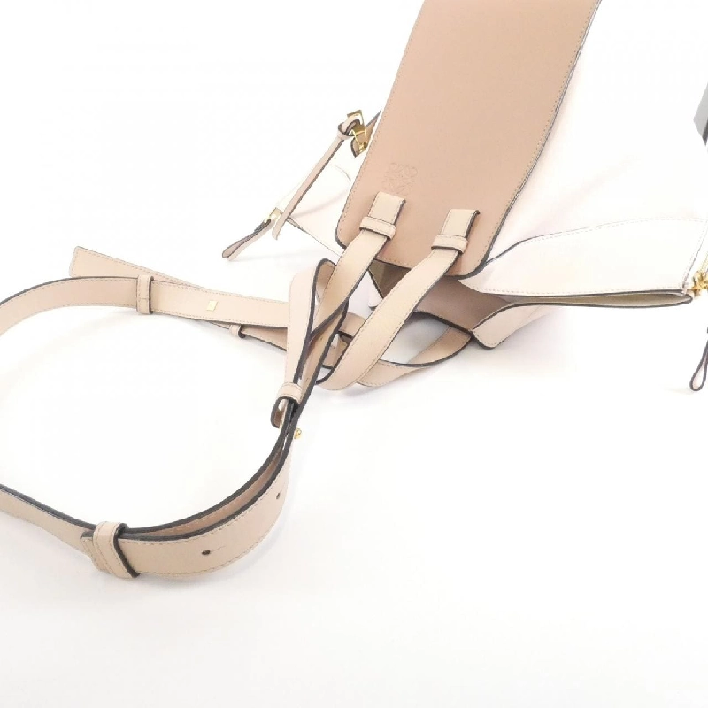 Túi xách vai Loewe Hammock Small 387 30TS35 - Hàng hiệu Authentic 765499