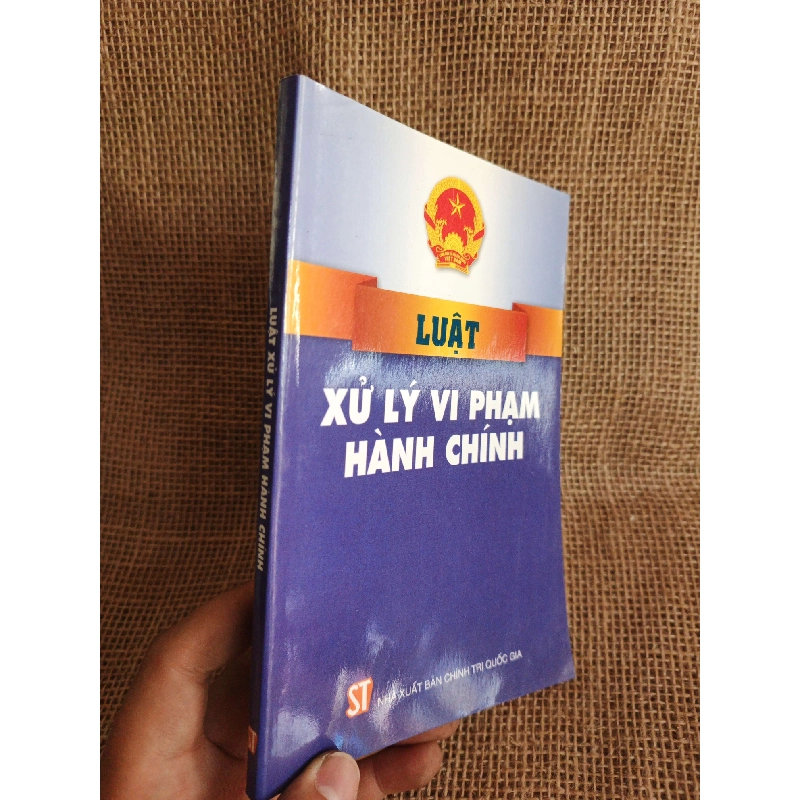 Luật xử lý vi phạm hành chính 2013 mới 90% (Sách chính trị - pháp lý) HCM060526 1039003