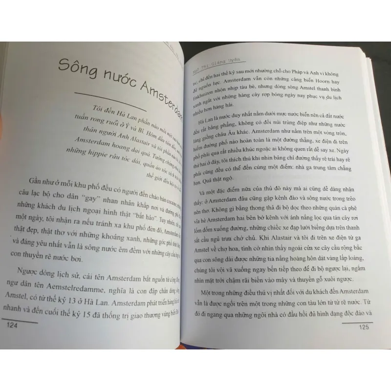 Ngón Tay Mình Còn Thơm Mùi Oải Hương 701699