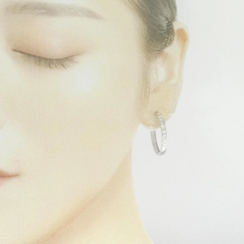 K18WG Bông tai kim cương hình vòng 0.70CT - Hàng hiệu Chính hãng 870316