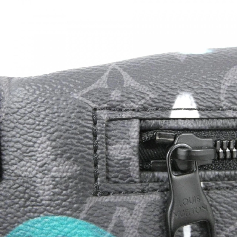 Túi đeo chéo Louis Vuitton Monogram Eclipse (LV Graffiti Veil) Discovery Bum Bag PM M21397 - Hàng hiệu Chính hãng 766945