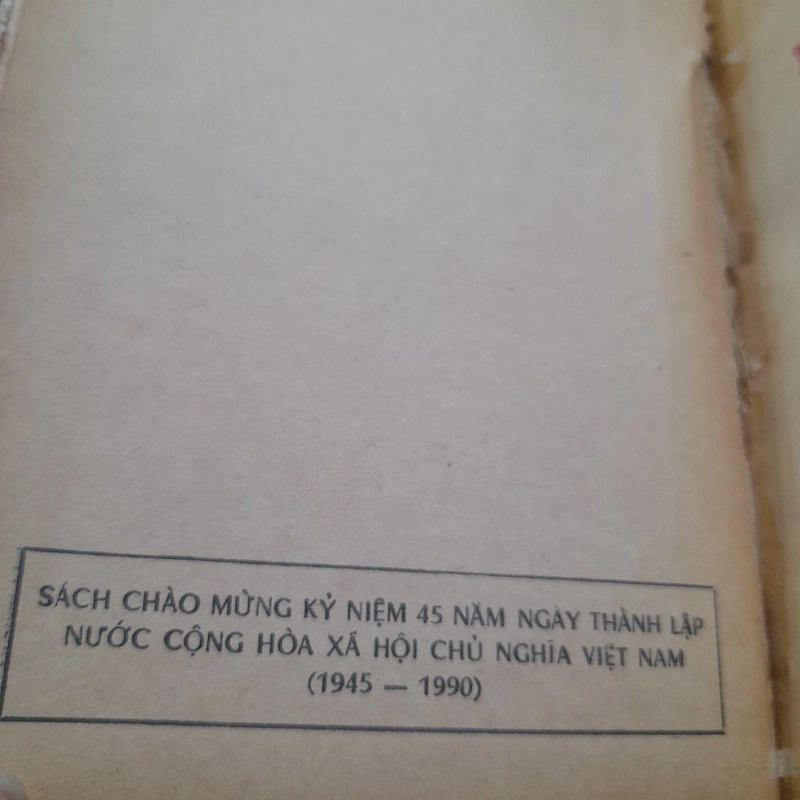 Hoàng Đạo Thúy - ĐẤT NƯỚC TA (sách chào mừng kỷ niệm 45 năm thành lập nước CHXHCNVN) 258940