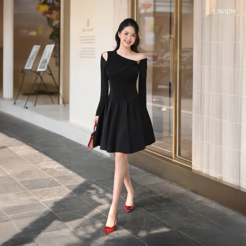 Váy đen trễ vai Laviem design size M mới mua và mặc thử like new 95%  748627