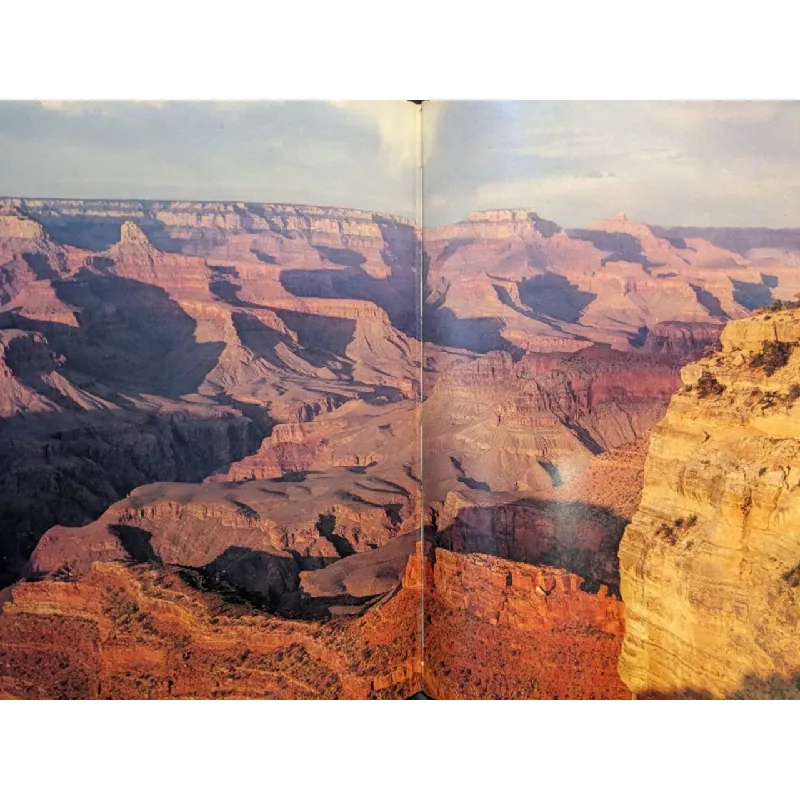 The beautiful land - William O.Douglas 711638