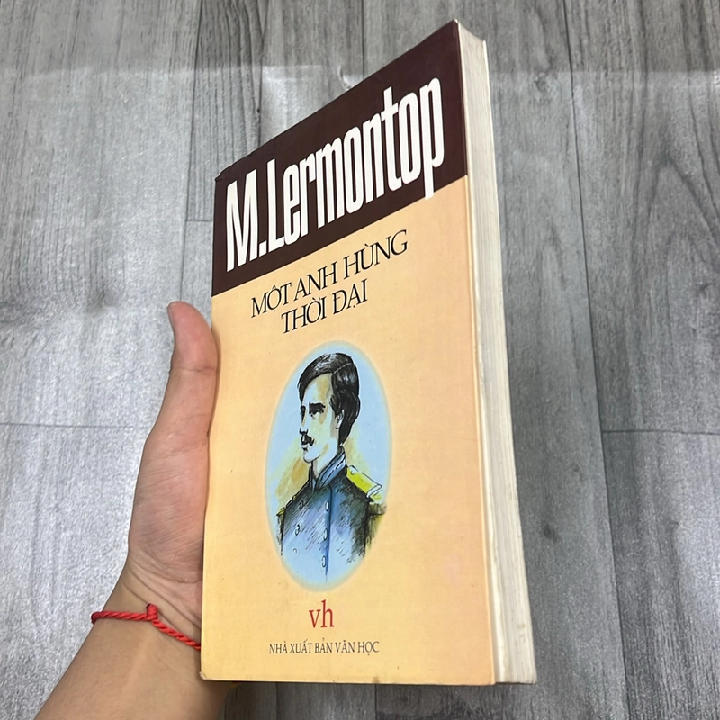 Một anh hùng thời đại. 2b1 521781