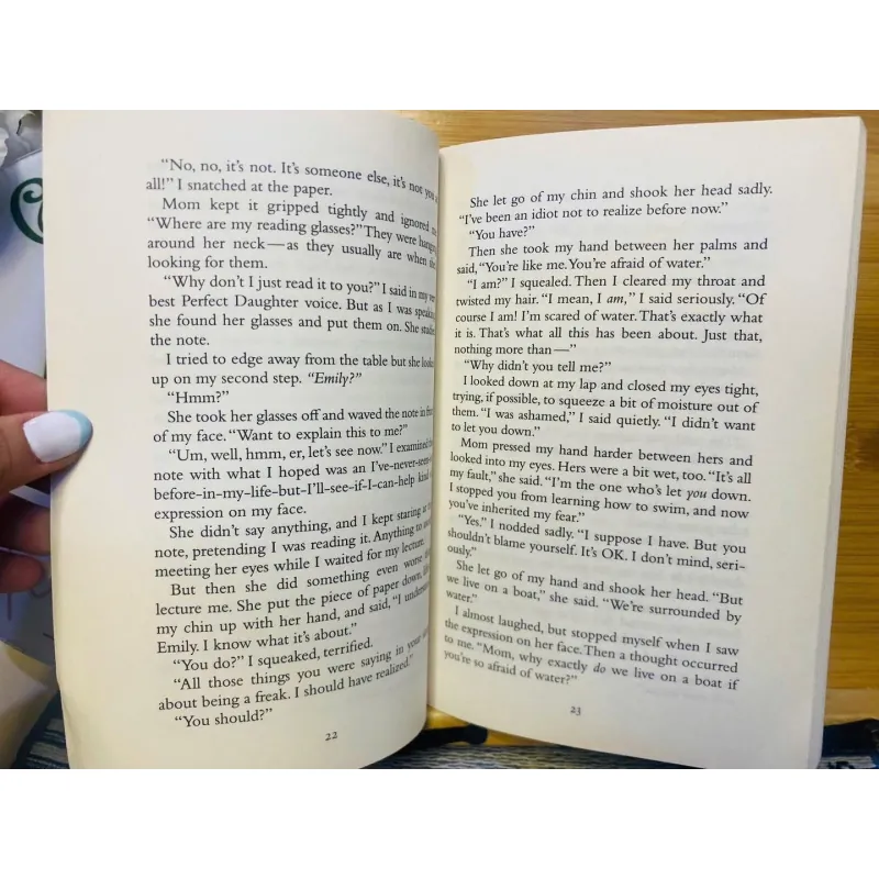 [Sách tiếng Anh 2hand] Like new 90% - 🧜‍♀️ The Tail of Emily Windsnap – Liz Kessler 🌊 960683