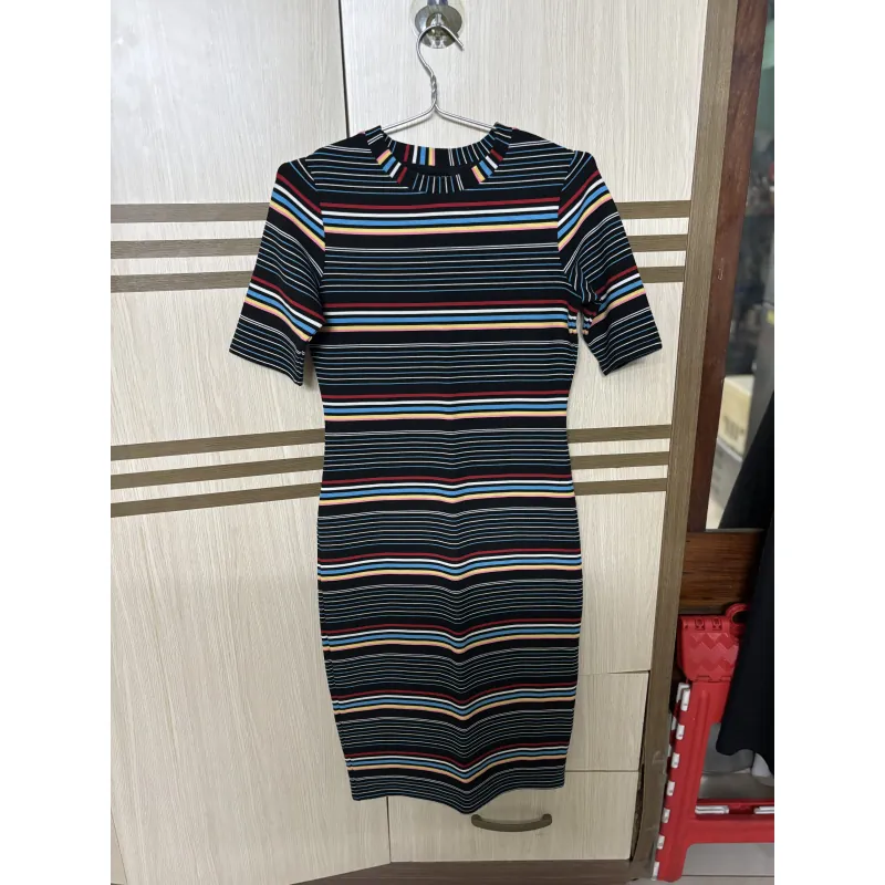 Đầm body dài, size 34, hàng hiệu xịn mua ở Takashimaya vietnam 1026491
