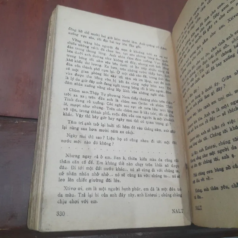 Giêrơn Gođơn - HÃY ĐỂ NGÀY ẤY LỤI TÀN 780265