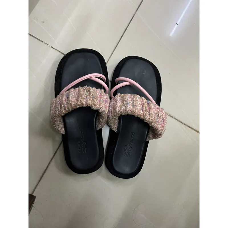 Dép - Size 36 - màu hồng kim tuyến + hơi dơ (còn mới, mang được vài lần) 603386